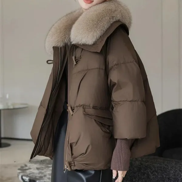 Eleen Parka Jacket close-up of collar and zipper details