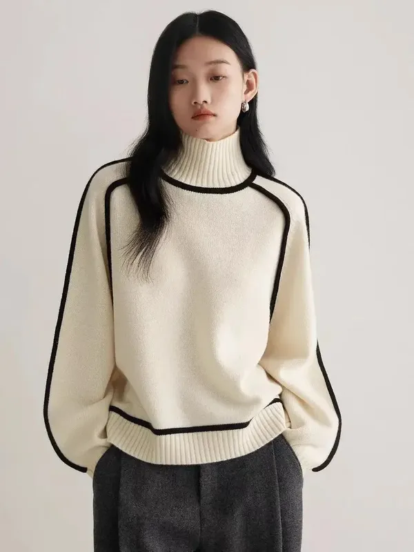 Elano Turtleneck relaxed fit detail