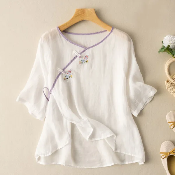 Amara Linen Shirt lifestyle photo
