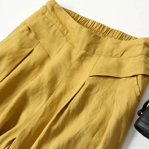 Detalhe dos bolsos laterais da calça Bellamy