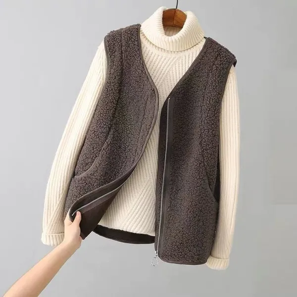 Vesna Vest premium wool texture detail