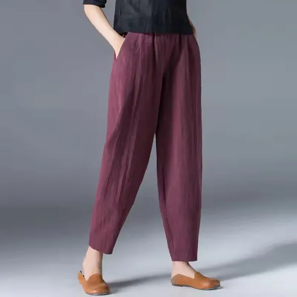 Brelo ankle pants detail and fabric texture
