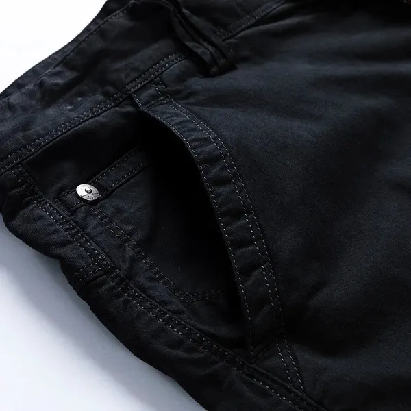 Arlo Shorts worn outdoors in summer