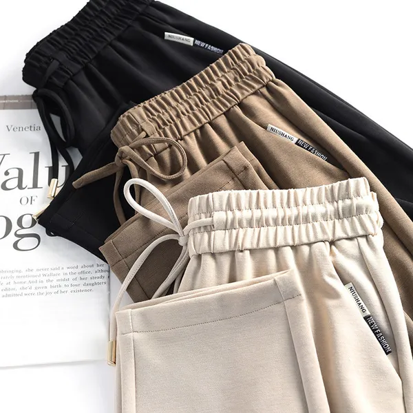 Clyra Pants detail view adjustable waist lightweight fabric
