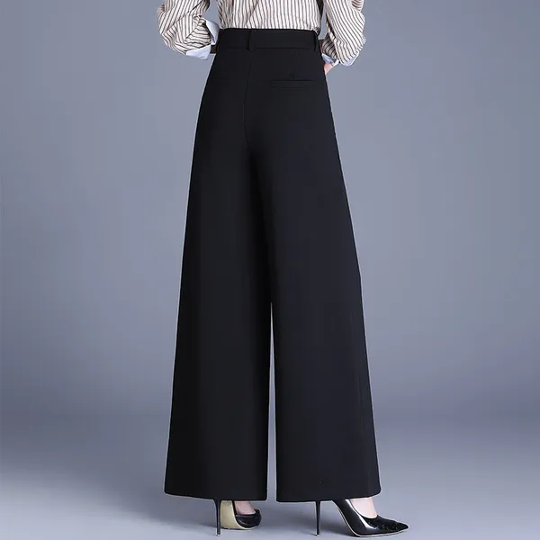Mevra Pants detail and fabric close-up