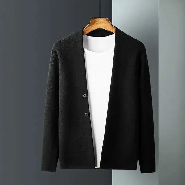 Pavron Cardigan styling layered look