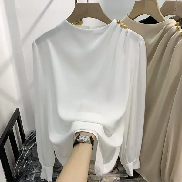 Camisa feminina manga longa botão vintage — detalhe lateral e caimento