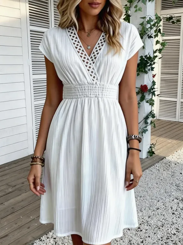 Vestido feminino elegante de renda com cintura marcada